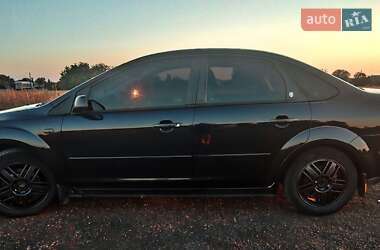 Седан Ford Focus 2006 в Краснограде