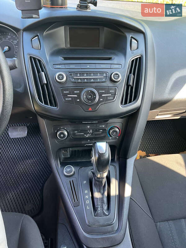 Седан Ford Focus 2015 в Киеве фото 10 Седан Ford Focus 2015 в Киеве