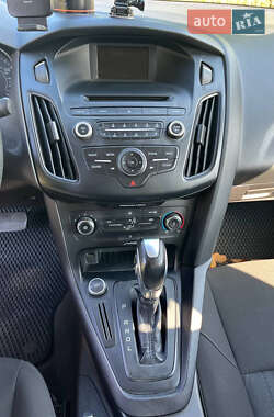 Седан Ford Focus 2015 в 