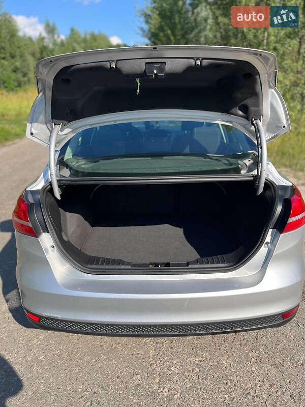 Седан Ford Focus 2015 в Киеве фото 11 Седан Ford Focus 2015 в Киеве