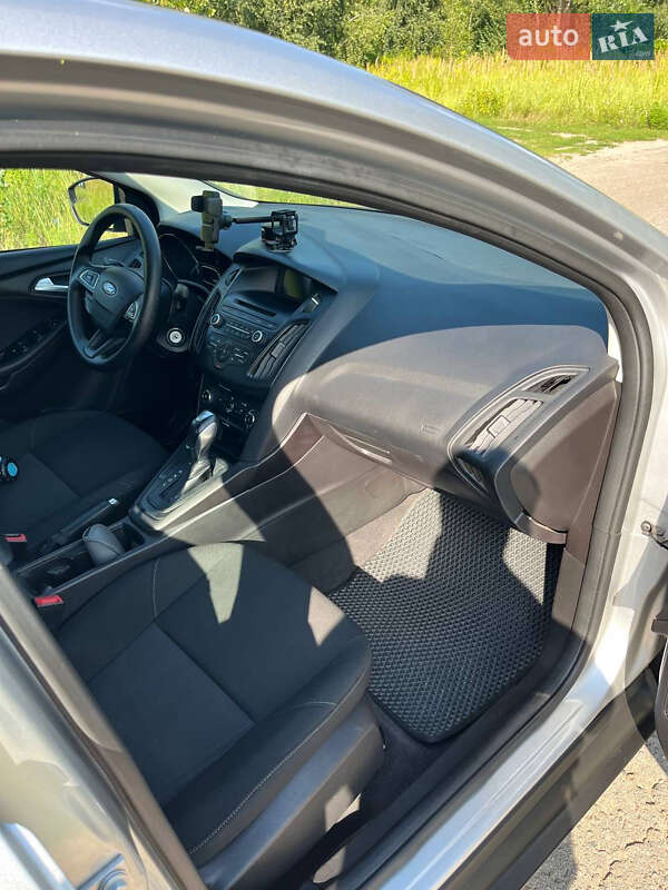 Седан Ford Focus 2015 в Киеве фото 13 Седан Ford Focus 2015 в Киеве