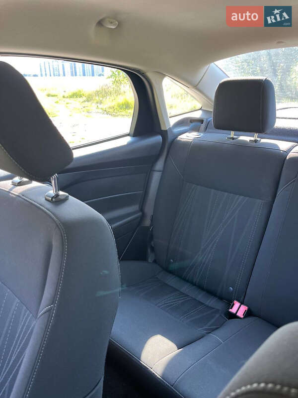 Седан Ford Focus 2015 в Киеве фото 19 Седан Ford Focus 2015 в Киеве