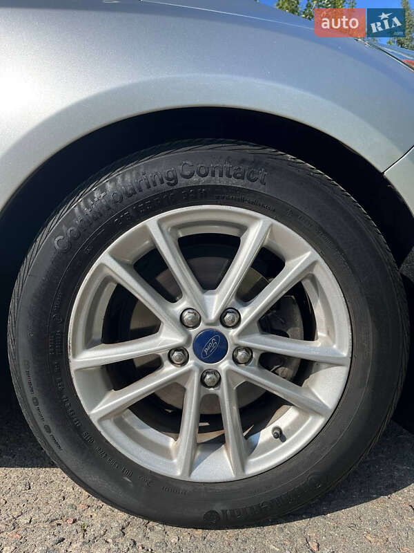 Седан Ford Focus 2015 в Киеве фото 22 Седан Ford Focus 2015 в Киеве