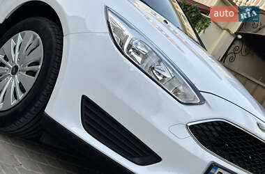 Седан Ford Focus 2016 в 