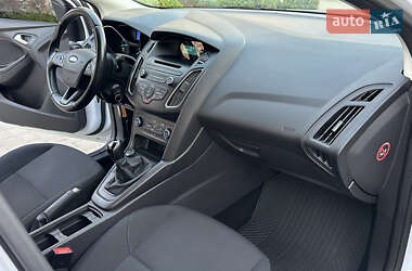 Седан Ford Focus 2016 в 