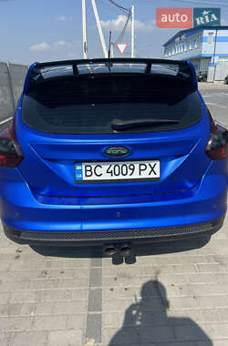 Хэтчбек Ford Focus 2013 в 