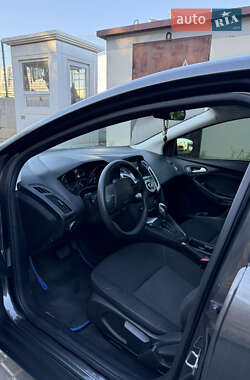 Седан Ford Focus 2015 в 