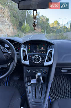 Седан Ford Focus 2015 в 