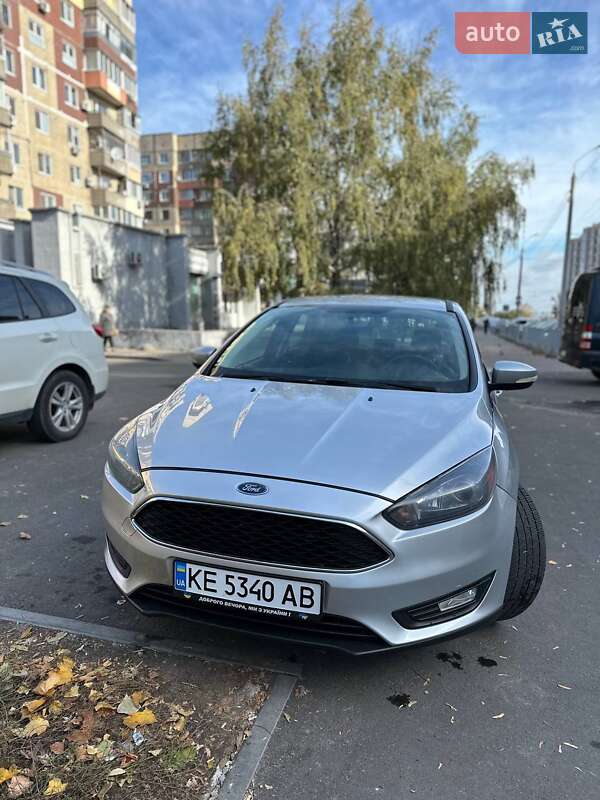 Хэтчбек Ford Focus 2015 в 