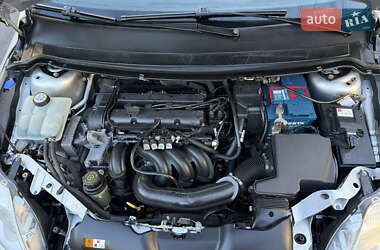 Хетчбек Ford Focus 2011 в 