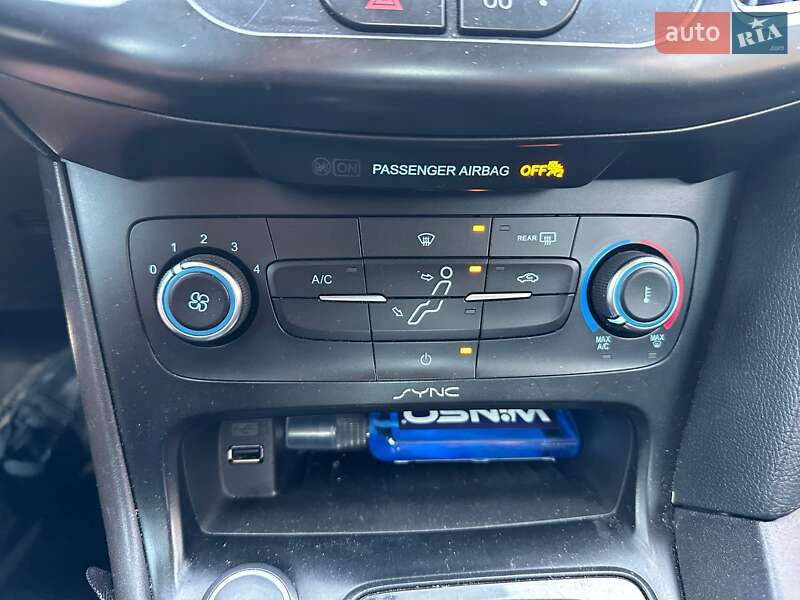 Седан Ford Focus 2015 в Дубно