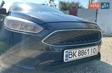 Седан Ford Focus 2015 в 