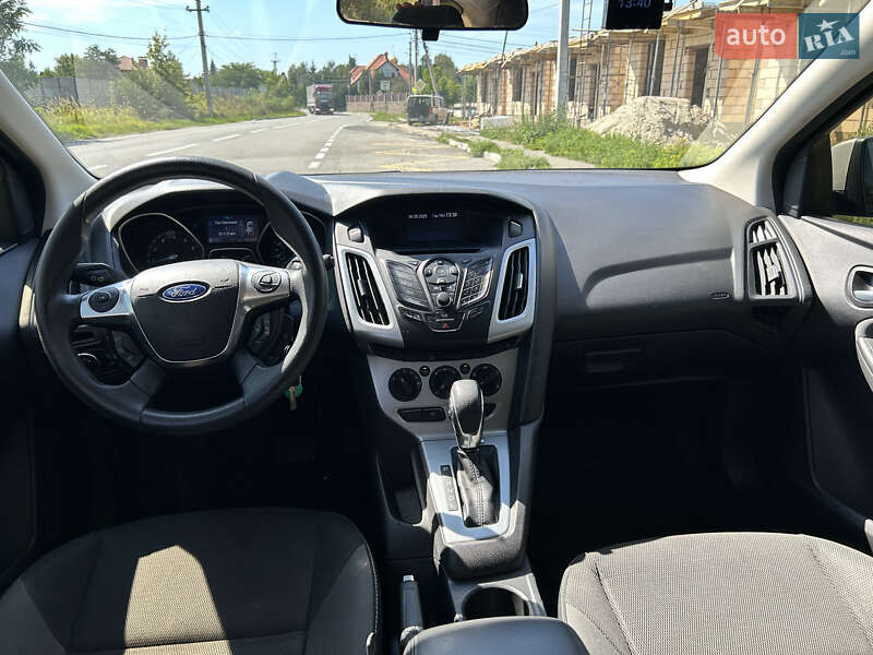 Хэтчбек Ford Focus 2011 в Киеве