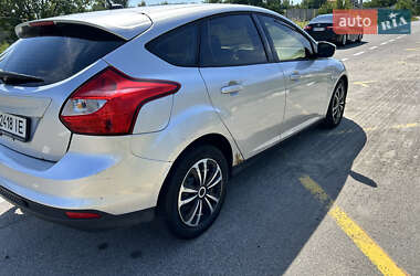 Хэтчбек Ford Focus 2011 в 