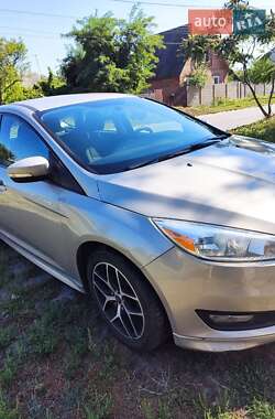 Хэтчбек Ford Focus 2015 в 