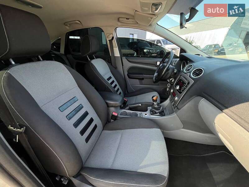 Хэтчбек Ford Focus 2010 в Львове фото 17 Хэтчбек Ford Focus 2010 в Львове