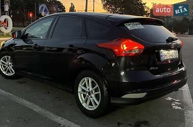 Хэтчбек Ford Focus 2015 в 