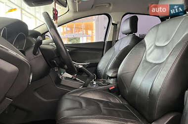 Хэтчбек Ford Focus 2012 в 