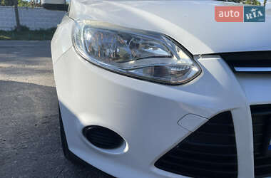 Хэтчбек Ford Focus 2012 в 