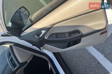 Седан Ford Focus 2015 в 