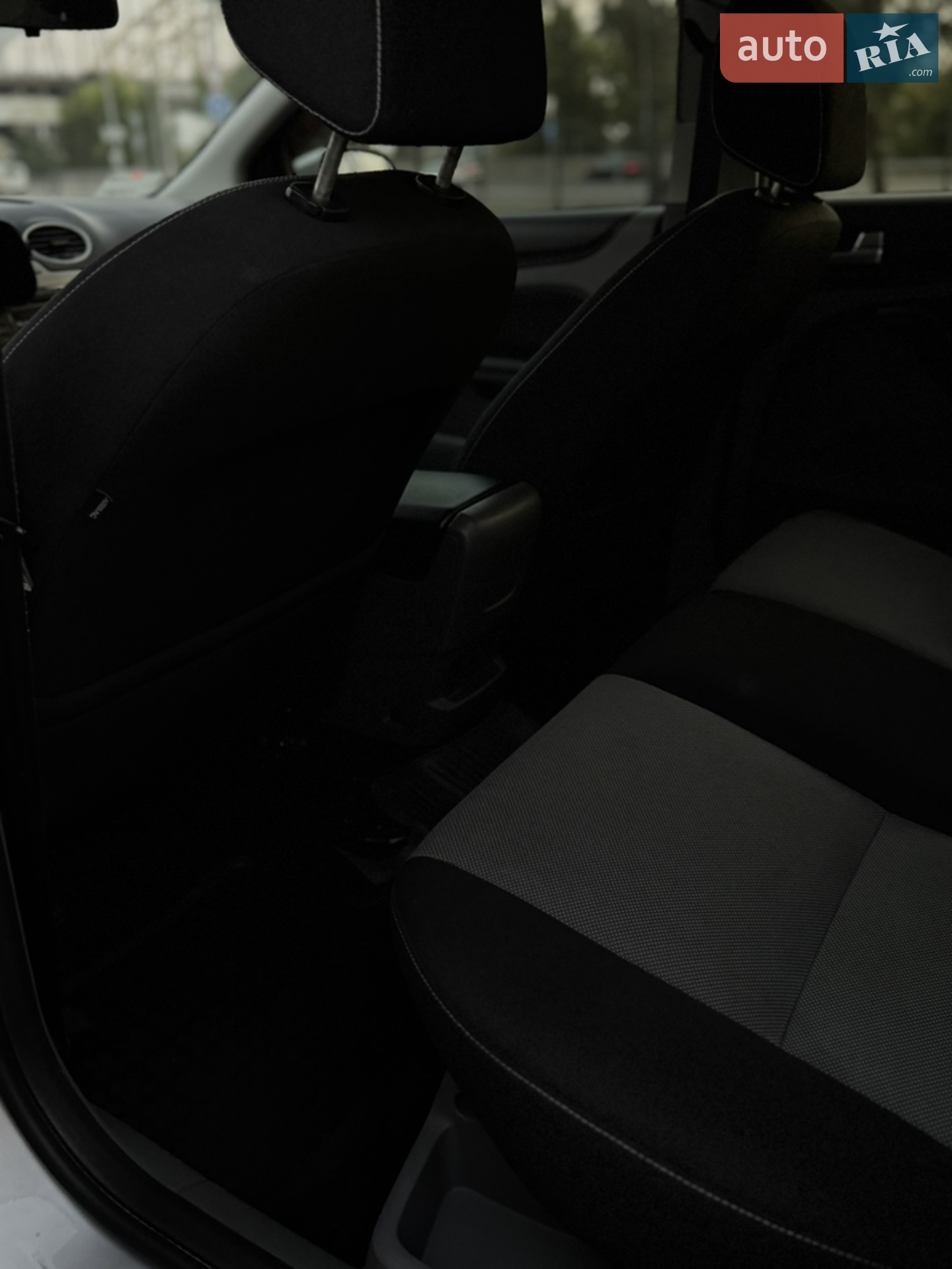 2010 Ford Focus - мініатюра 10