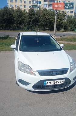 Хэтчбек Ford Focus 2011 в 
