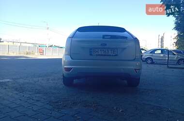 Хэтчбек Ford Focus 2011 в 