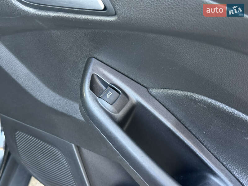 Седан Ford Focus 2018 в Киеве фото 23 Седан Ford Focus 2018 в Киеве