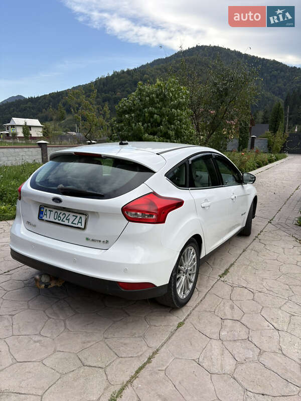 Хэтчбек Ford Focus 2016 в Ивано-Франковске фото 3 Хэтчбек Ford Focus 2016 в Ивано-Франковске