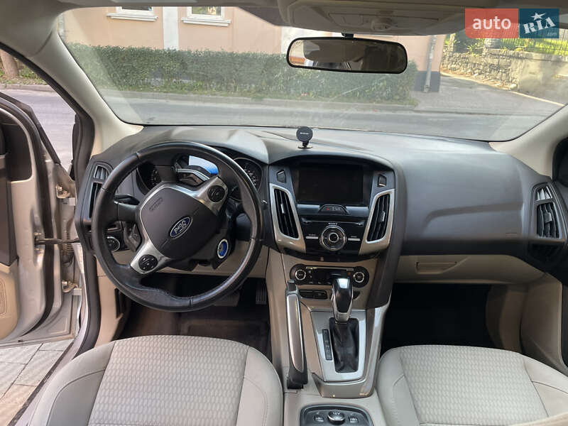 Хэтчбек Ford Focus 2012 в Золочеве