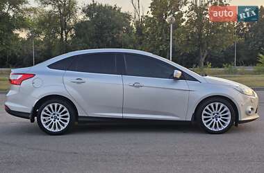 Седан Ford Focus 2011 в 