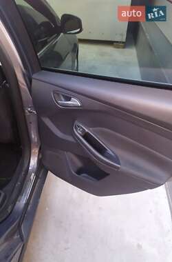 Хэтчбек Ford Focus 2013 в 