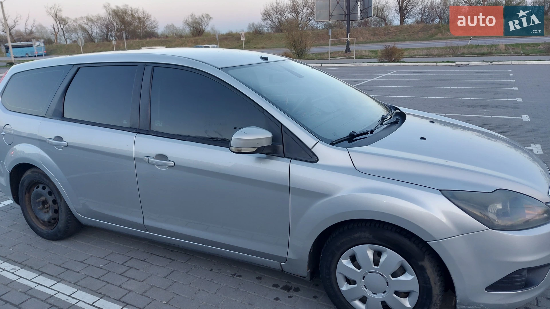 2010 Ford Focus - мініатюра 2