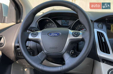 Седан Ford Focus 2012 в 