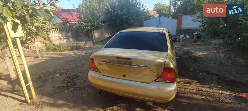 Седан Ford Focus 2000 в Хмельнике