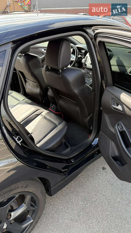 Хэтчбек Ford Focus 2013 в Киеве