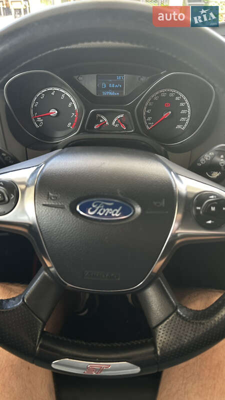 Хэтчбек Ford Focus 2013 в Киеве