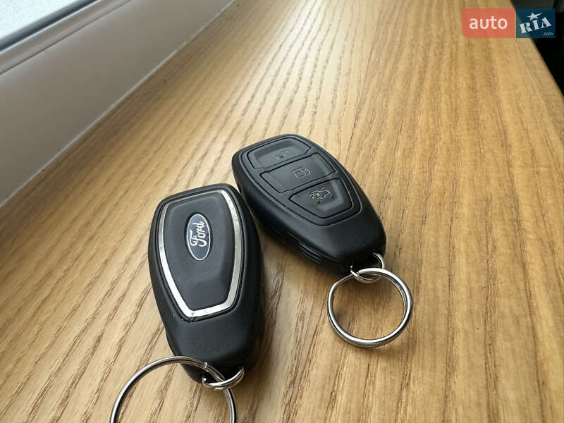Хэтчбек Ford Focus 2013 в Киеве