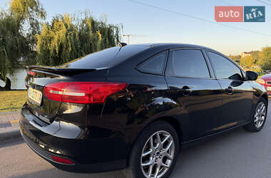 Седан Ford Focus 2015 в 