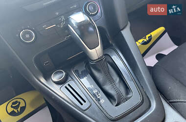 Седан Ford Focus 2015 в 