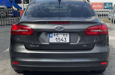 Седан Ford Focus 2015 в 