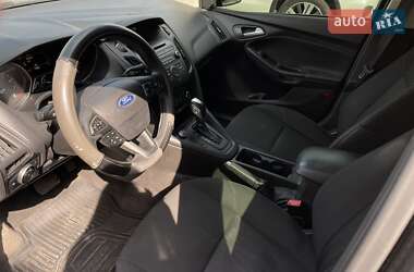 Седан Ford Focus 2015 в 
