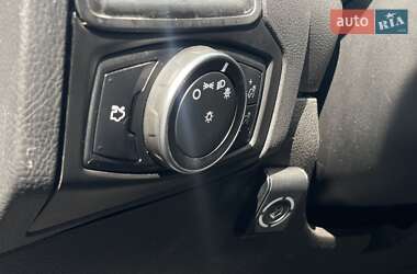 Седан Ford Focus 2015 в 