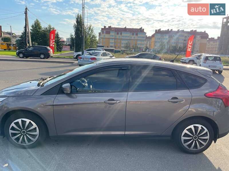 Хетчбек Ford Focus 2014 в Софіївській Борщагівці