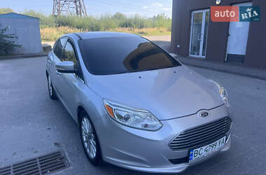 Хэтчбек Ford Focus 2011 в 