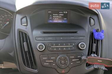 Хэтчбек Ford Focus 2016 в 