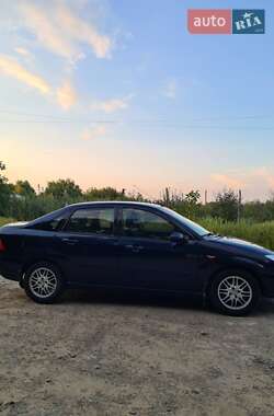 Седан Ford Focus 2002 в 