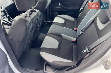 Хэтчбек Ford Focus 2013 в 