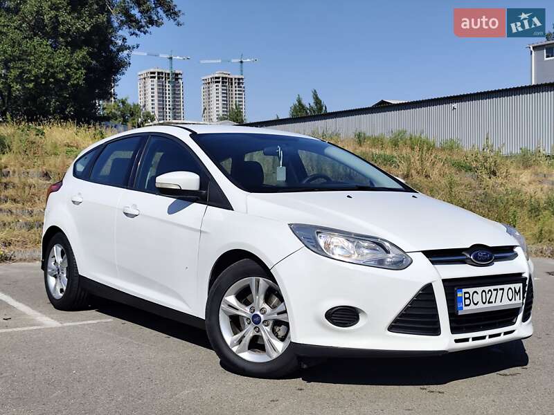 Хэтчбек Ford Focus 2014 в Киеве