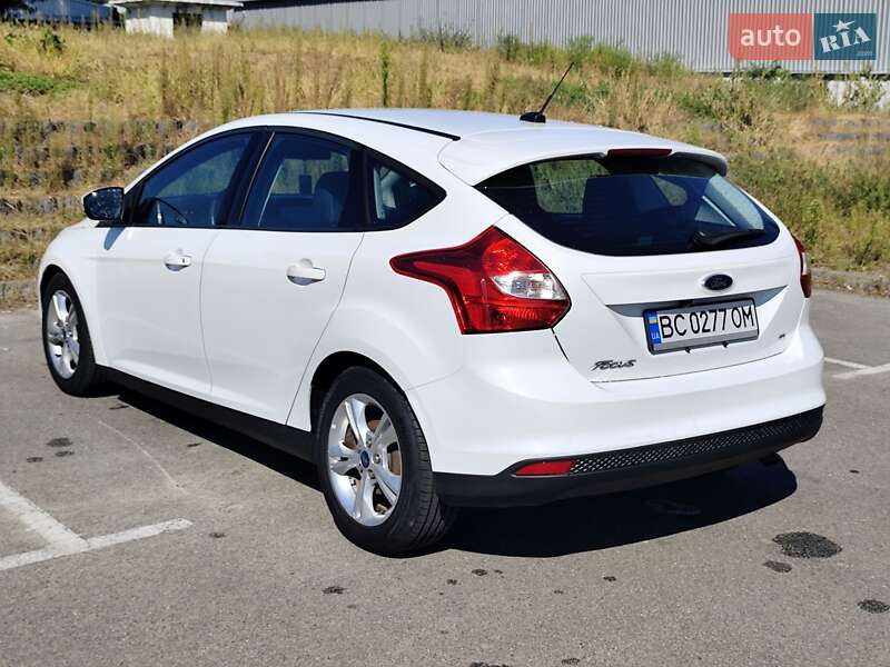 Хэтчбек Ford Focus 2014 в Киеве